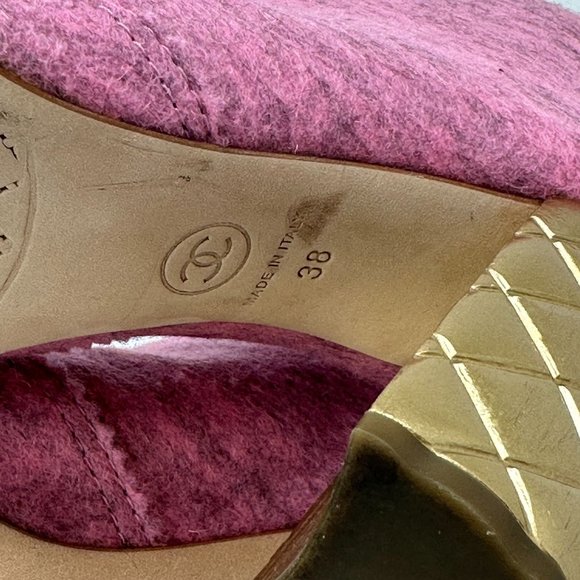 CHANEL 15A Pink Felt Ankle Booties Gold Quilted Block Heel IT 38, US 8 A G30906 - Picture 12 of 16